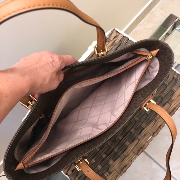 🔴 SOLD🔴 Michael  Kors  Jet set collection - Picture 4 of 11